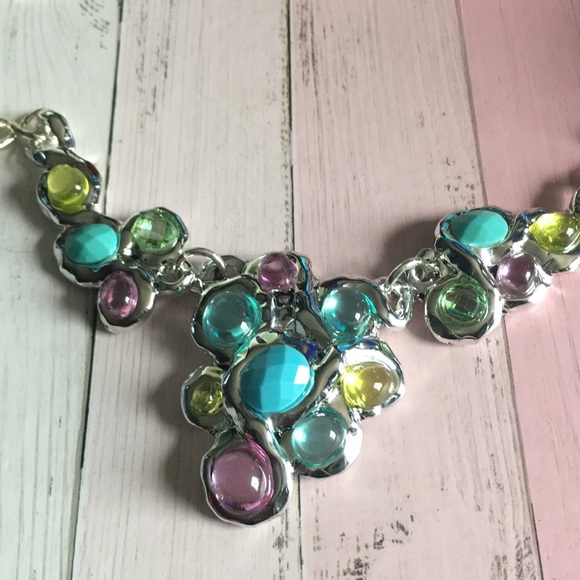 Lucite Necklace & Bracelet Set - Picture 2 of 4